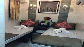 Standard Twin Room | In-room safe, free WiFi