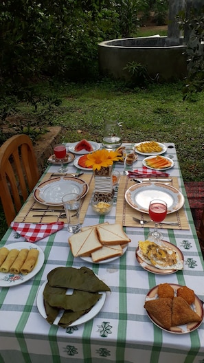 餐飲