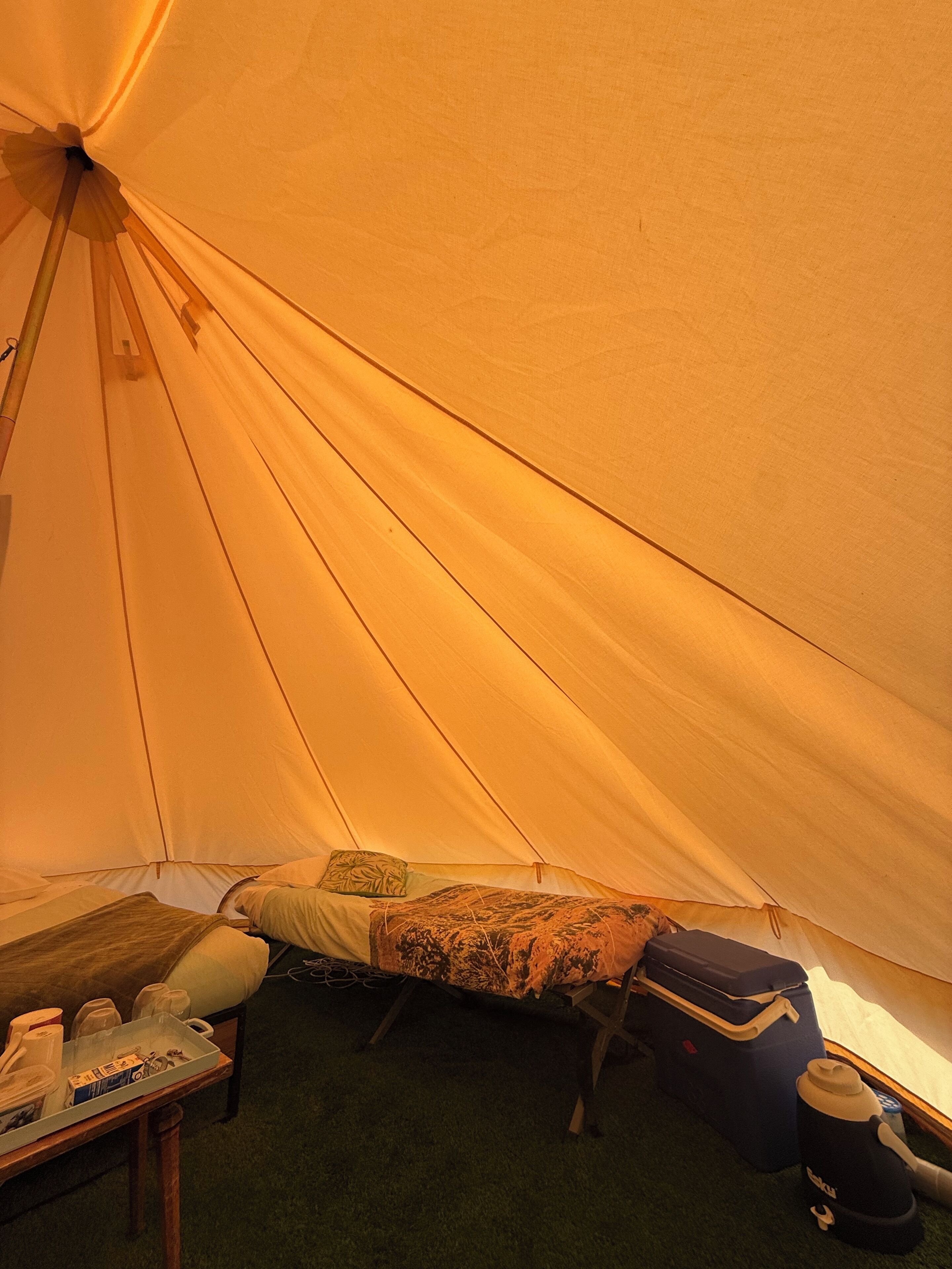 Glamping Bell tent 42 | 고급 침구, 다리미/다리미판, WiFi, 침대 시트