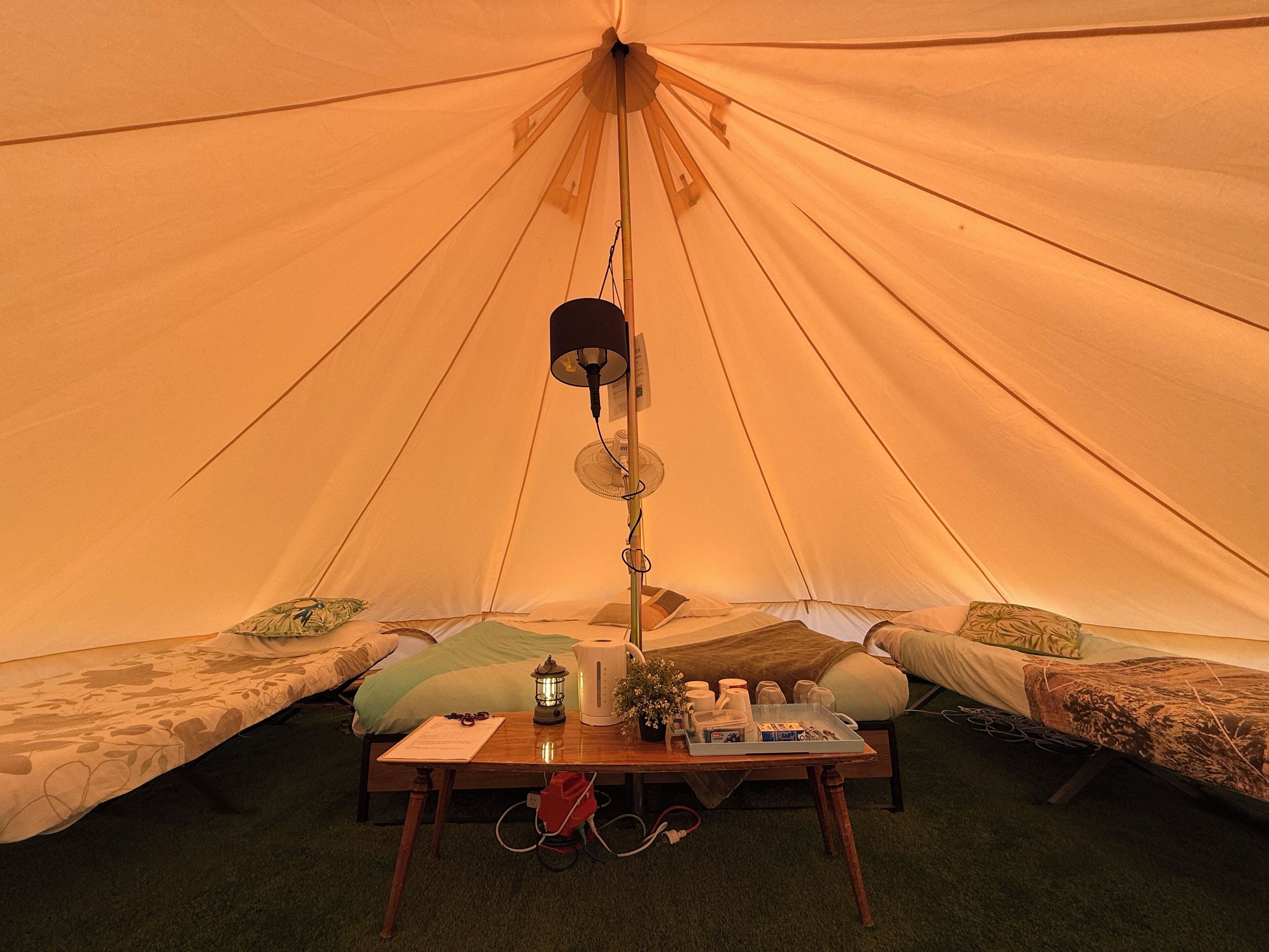 Glamping Bell tent 42 | Premium bedding, iron/ironing board, WiFi, bed sheets