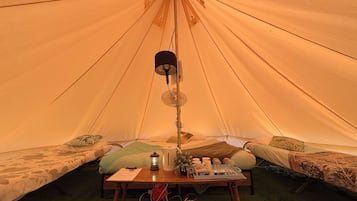 Glamping Bell tent 42 | Premium bedding, iron/ironing board, WiFi, bed sheets