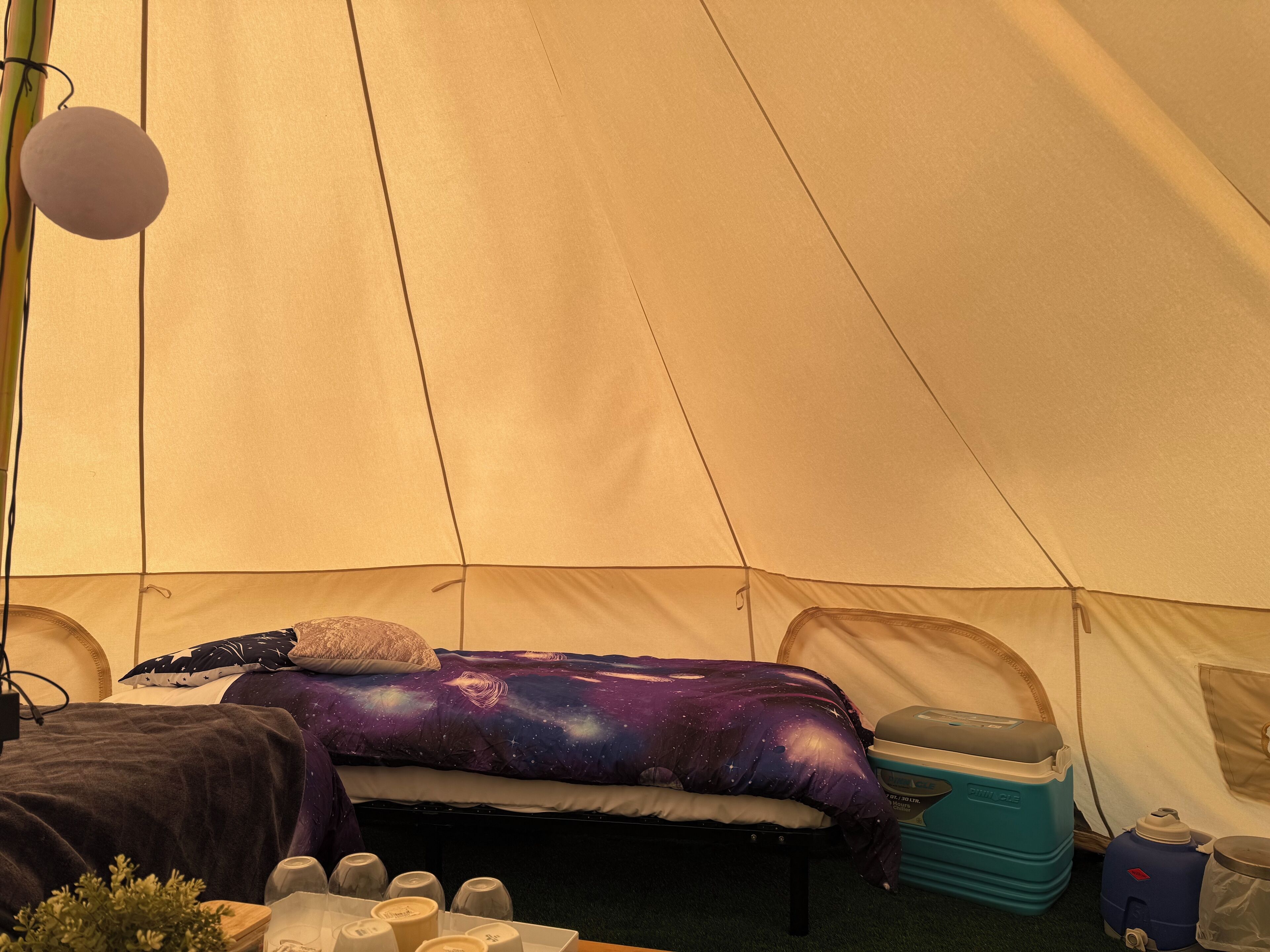 Moon Lovers Glamping Tent | Ylelliset vuodevaatteet, silitysrauta/-lauta, Wi-Fi, vuodevaatteet