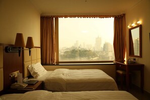 Escritorio y wifi gratis