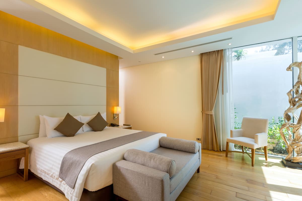 Villa | 1 bedroom, free minibar items, in-room safe, individually furnished