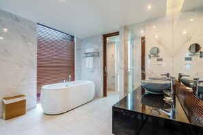 1 Bedroom Residence with Balcony | Bathroom | Shower, rainfall showerhead, free toiletries, bathrobes