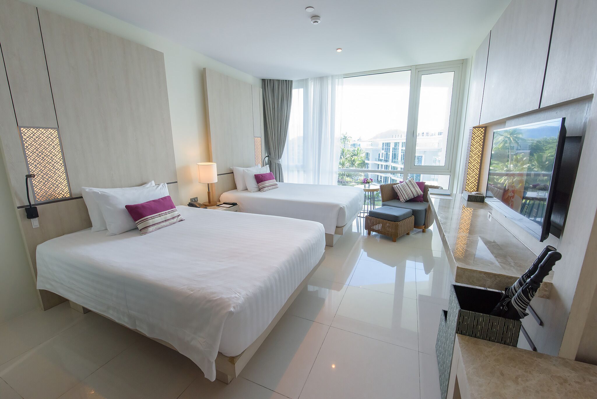 Habitación ejecutiva doble (No Balcony) | Minibar, caja fuerte, mobiliario individual y escritorio