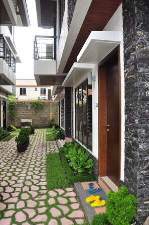Property grounds - Hassaram Courtyard (Dumaguete)