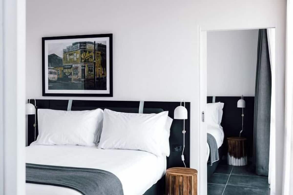 1 chambre, espace de travail pour ordinateur portable