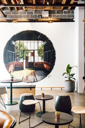Lobby lounge - Veriu Broadway (Ultimo)