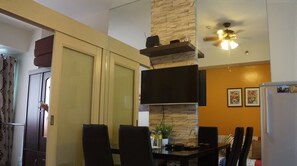 Comfort Suite, 1 Bedroom | In-room dining - ComfyStay at Sea Residences (Pasay)