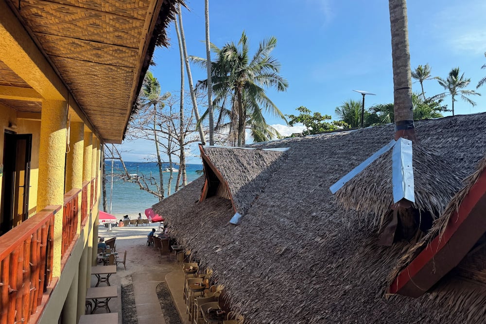 Alona Vida Beach Resort