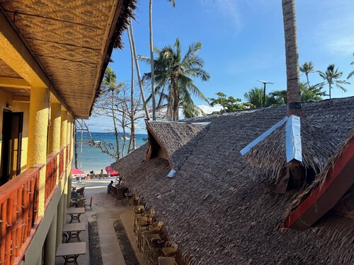 Alona Vida Beach Resort