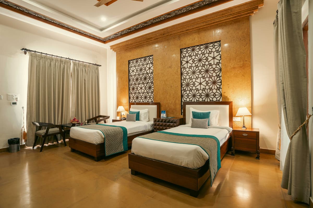Superior Double Room | 1 bedroom, premium bedding, in-room safe, desk