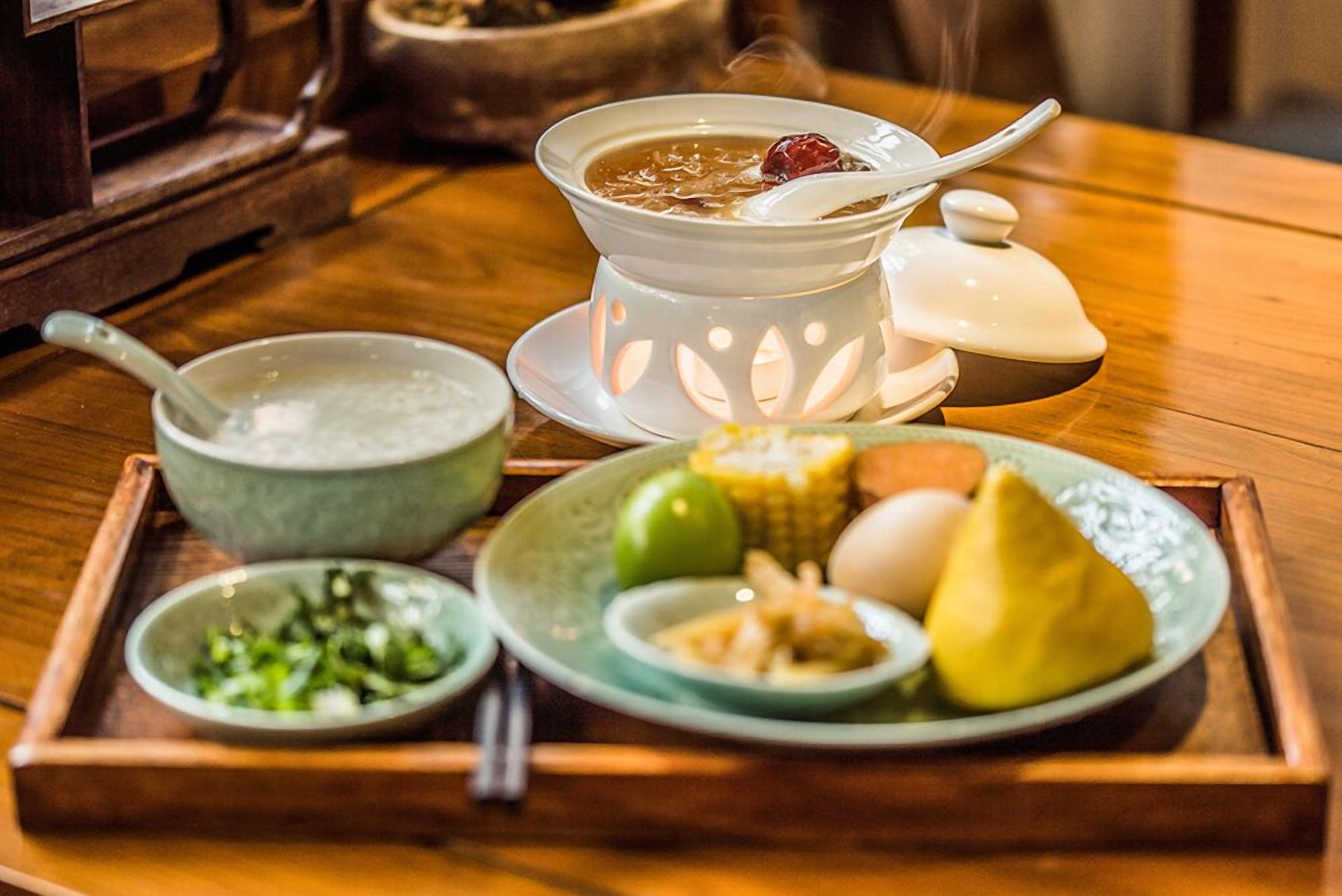 breakfast, lunch, dinner served; chinese cuisine