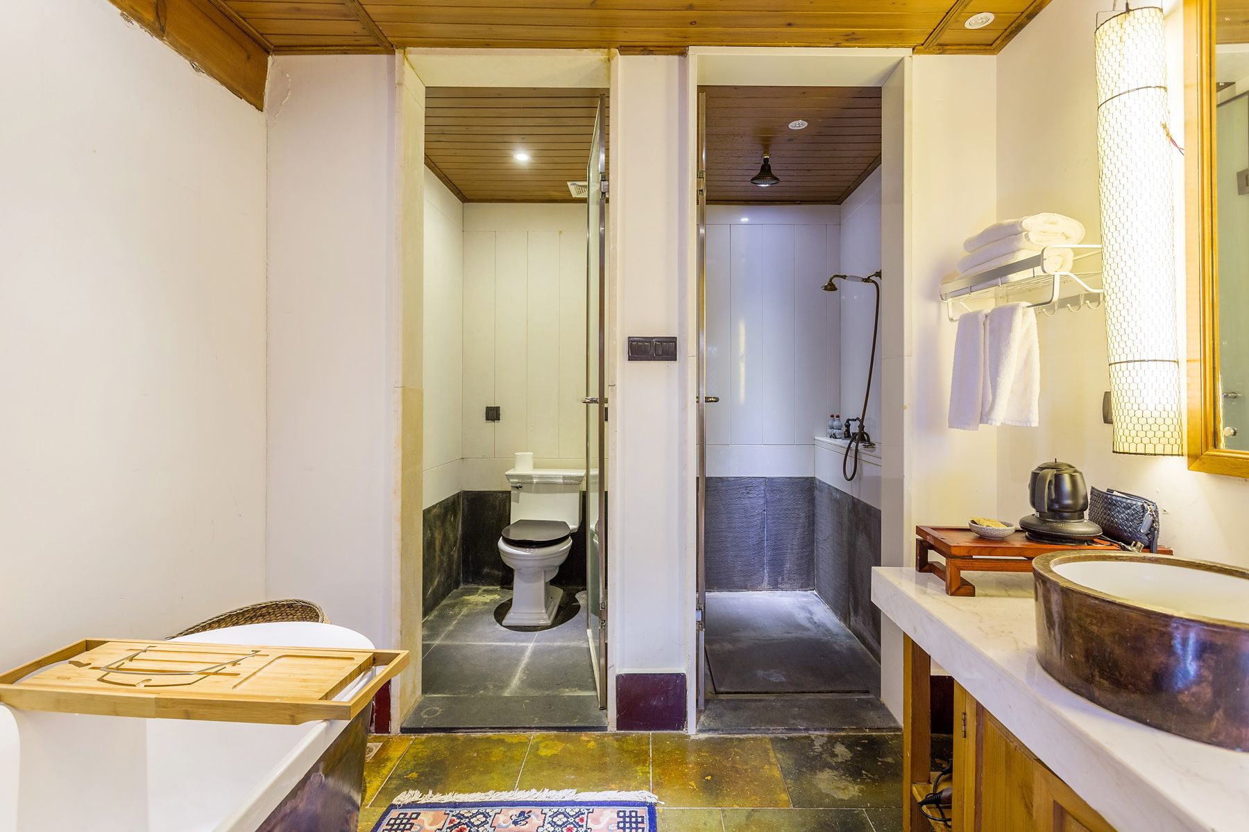 basic room | bathroom | separate bathtub and shower, free toiletries, hair dryer, slippers