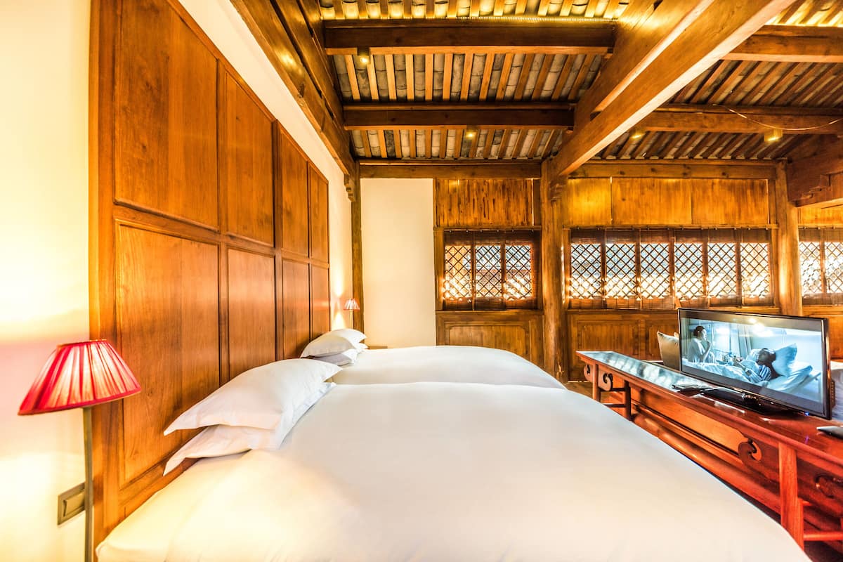 deluxe twin room | premium bedding, blackout curtains, free wifi