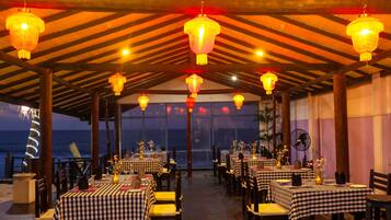 Spécialités Cuisine locale et internationale