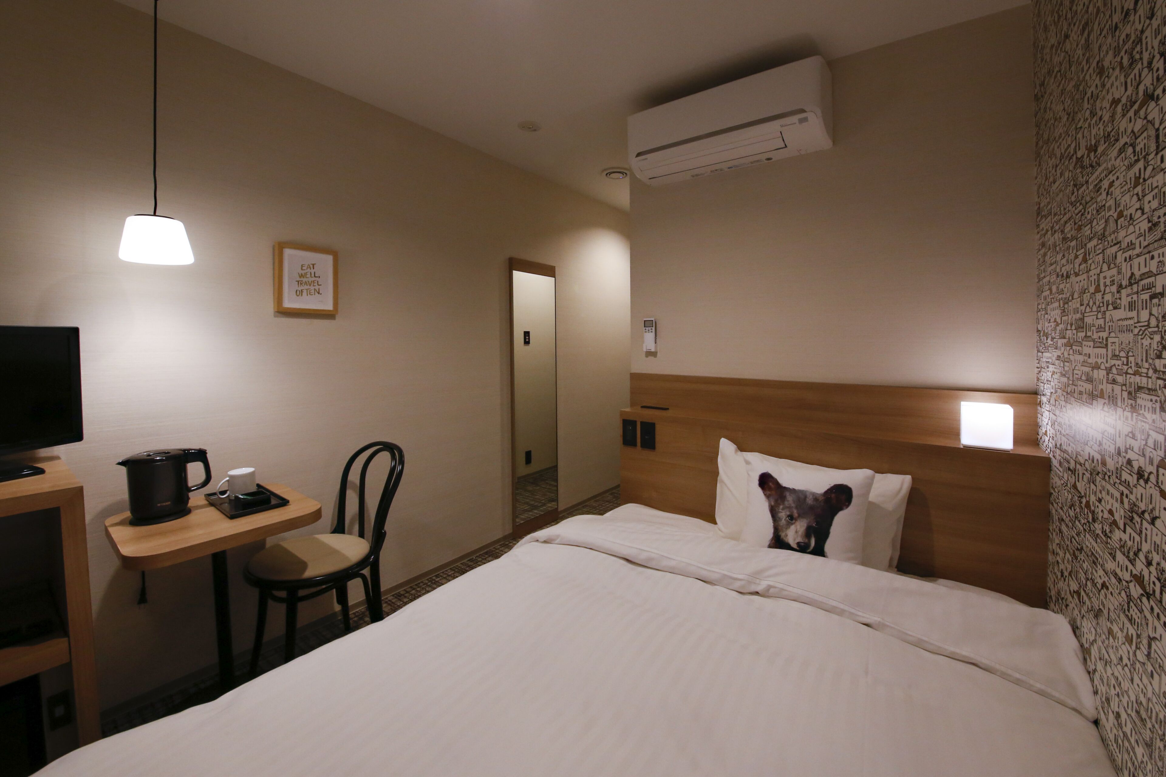 standard single room, women only | in-room safe, desk, free wifi