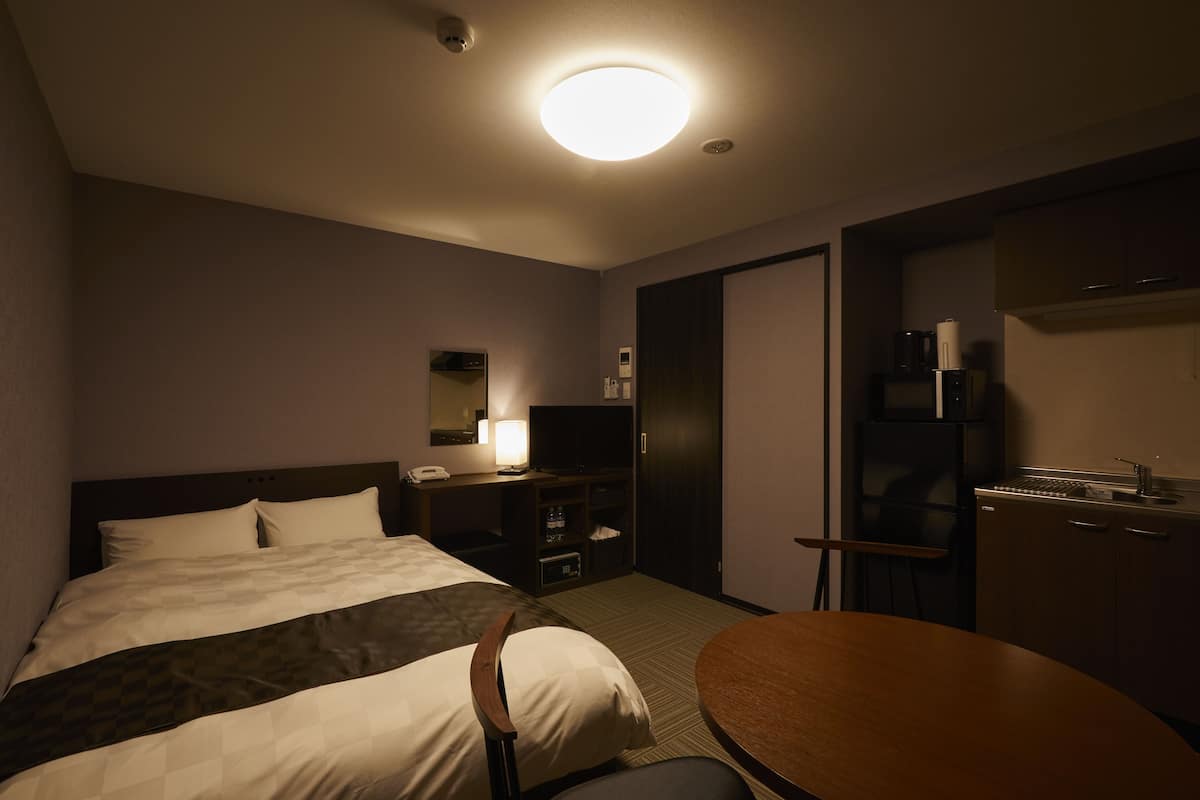 Double Room | In-room safe, desk, WiFi (free), bed sheets