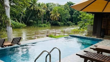 Outdoor pool, sun loungers