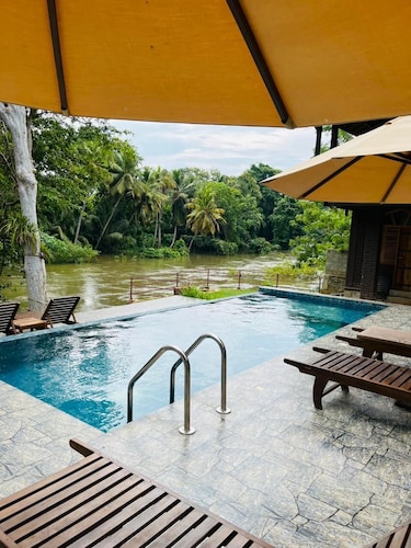 Yala River Face Inn