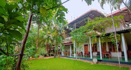 Yala River Face Inn