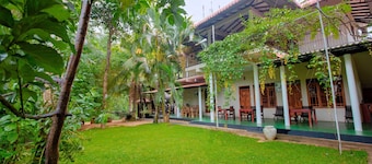 Yala River Face Inn