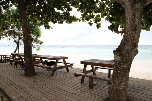 Dubay Panglao Beachfront Resort