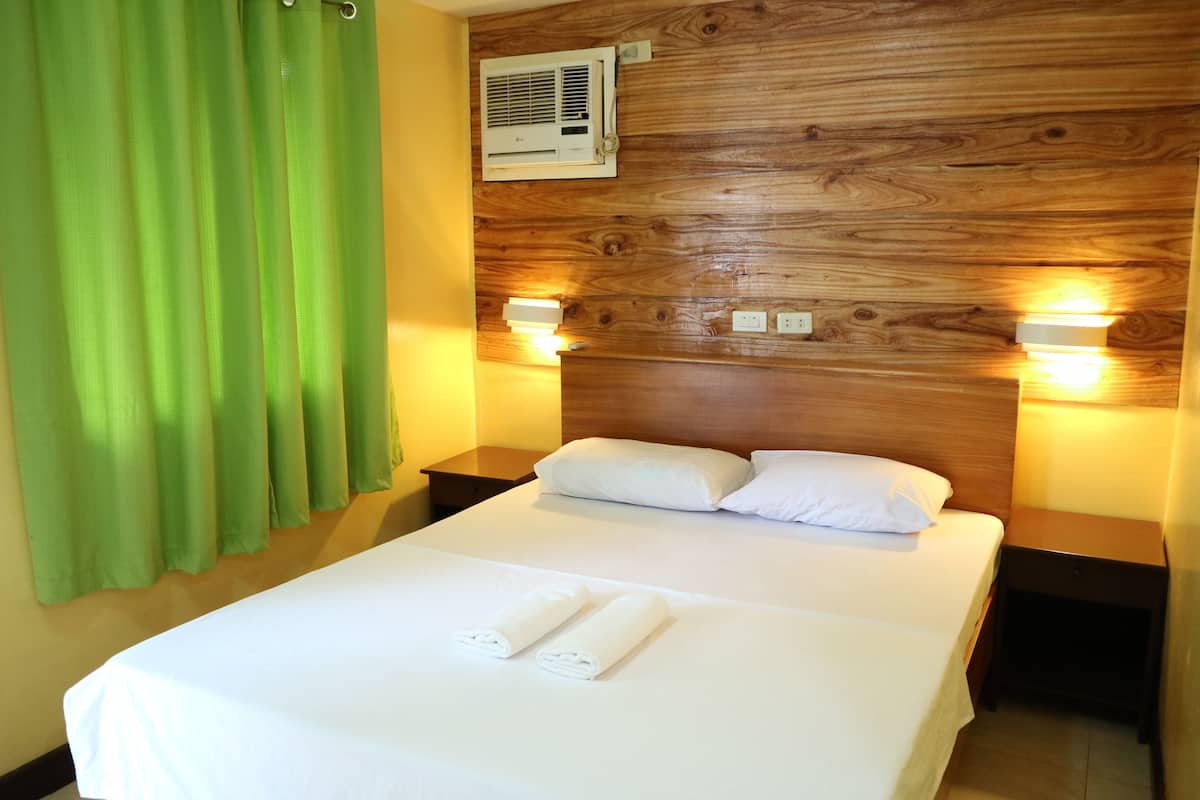 Standard Room | Desk, iron/ironing board, free WiFi