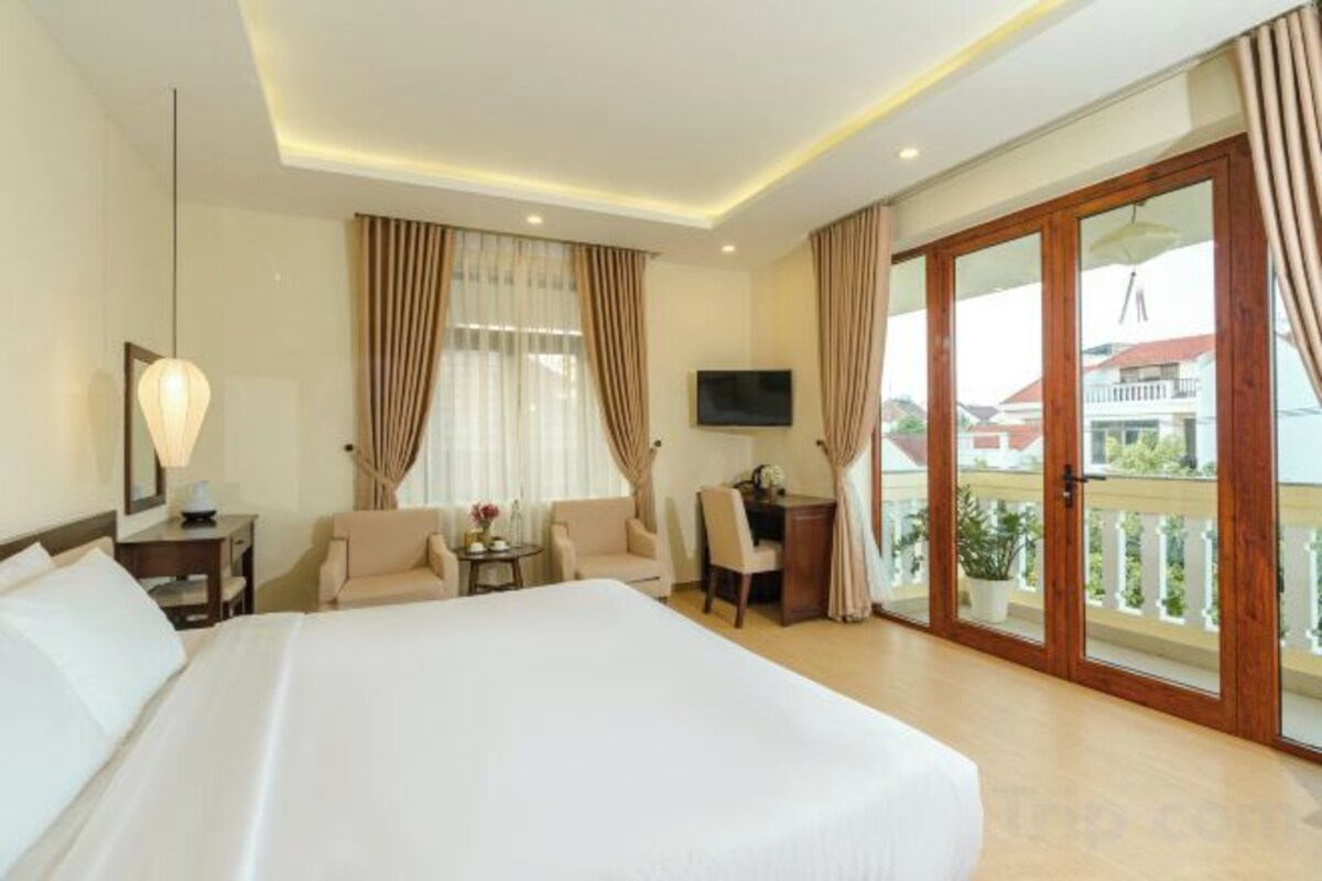 Deluxe Double City View With Balcony
