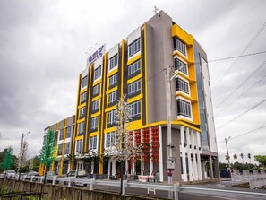 Exterior - OMG Hotel (Simpang Ampat)