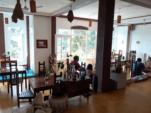 Breakfast, lunch, dinner served; local and international cuisine  - The Change Hotel (Kandy)