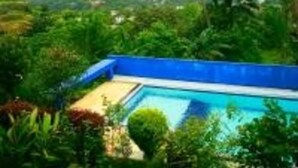 Kolam renang terbuka