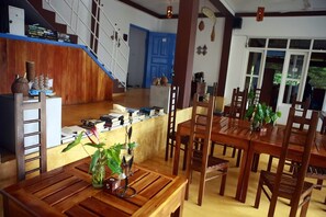 Se sirven desayunos, almuerzos y cenas