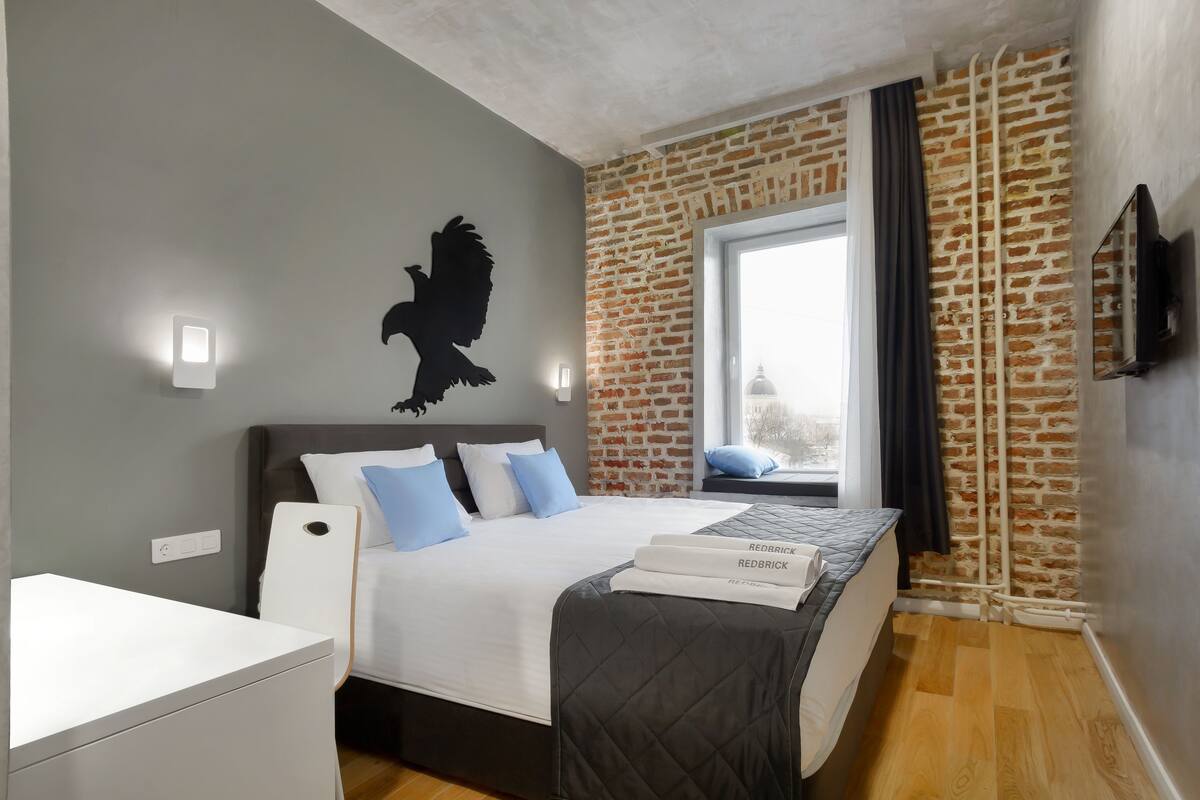 Standard Double Room | Bar mini, peti besi dalam bilik, dihias secara berasingan, meja