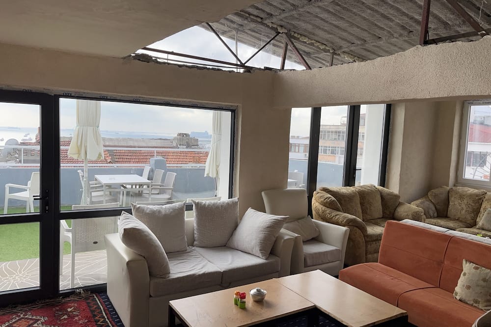 Istanbul Paris Hotel & Hostel
