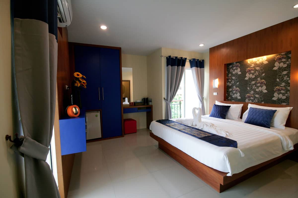 Deluxe Double Room | Minibar, in-room safe, soundproofing, free WiFi