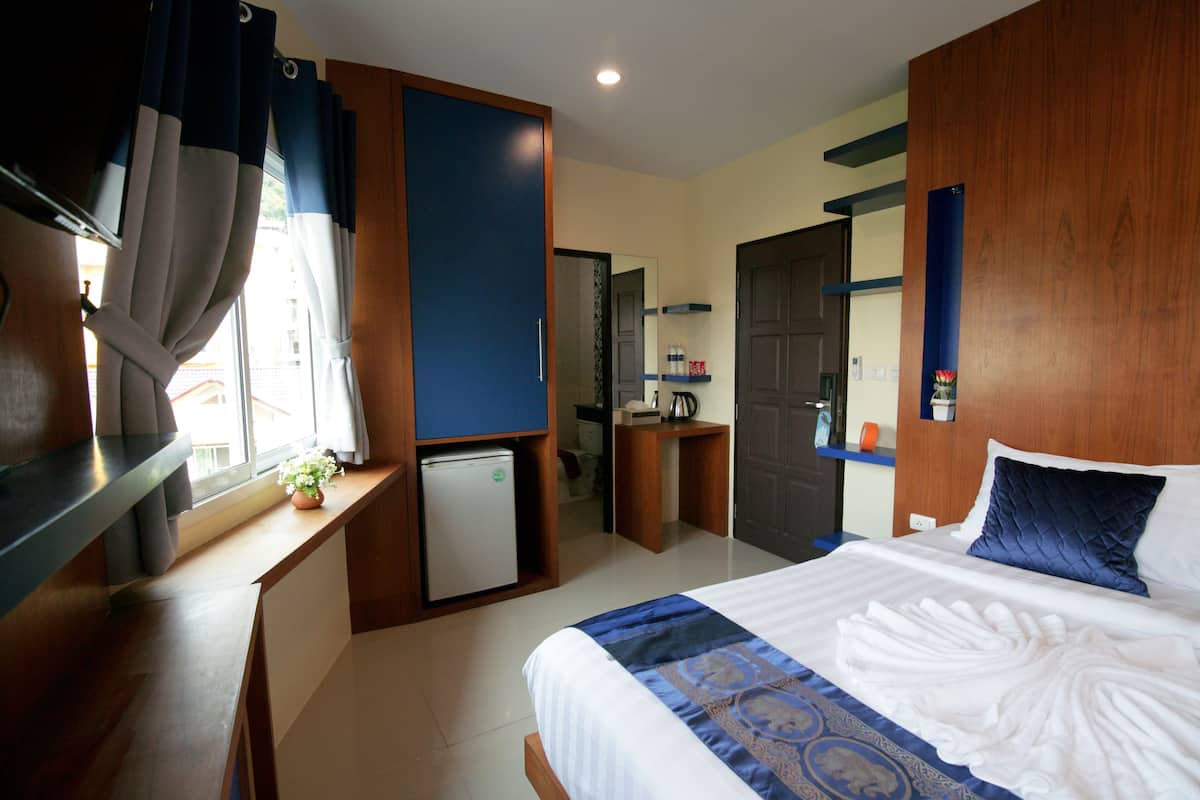 Standard Double Room | Minibar, in-room safe, soundproofing, free WiFi