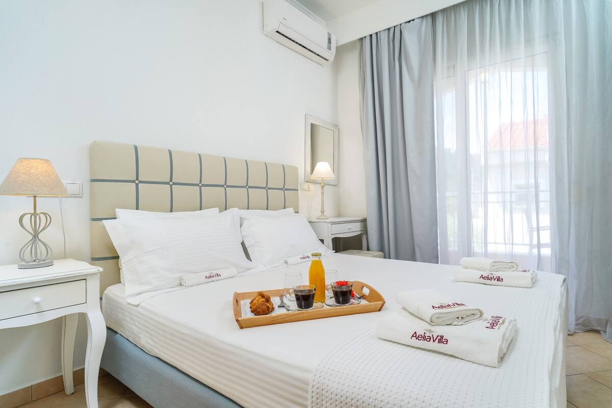 Premium bedding, in-room safe, desk, soundproofing