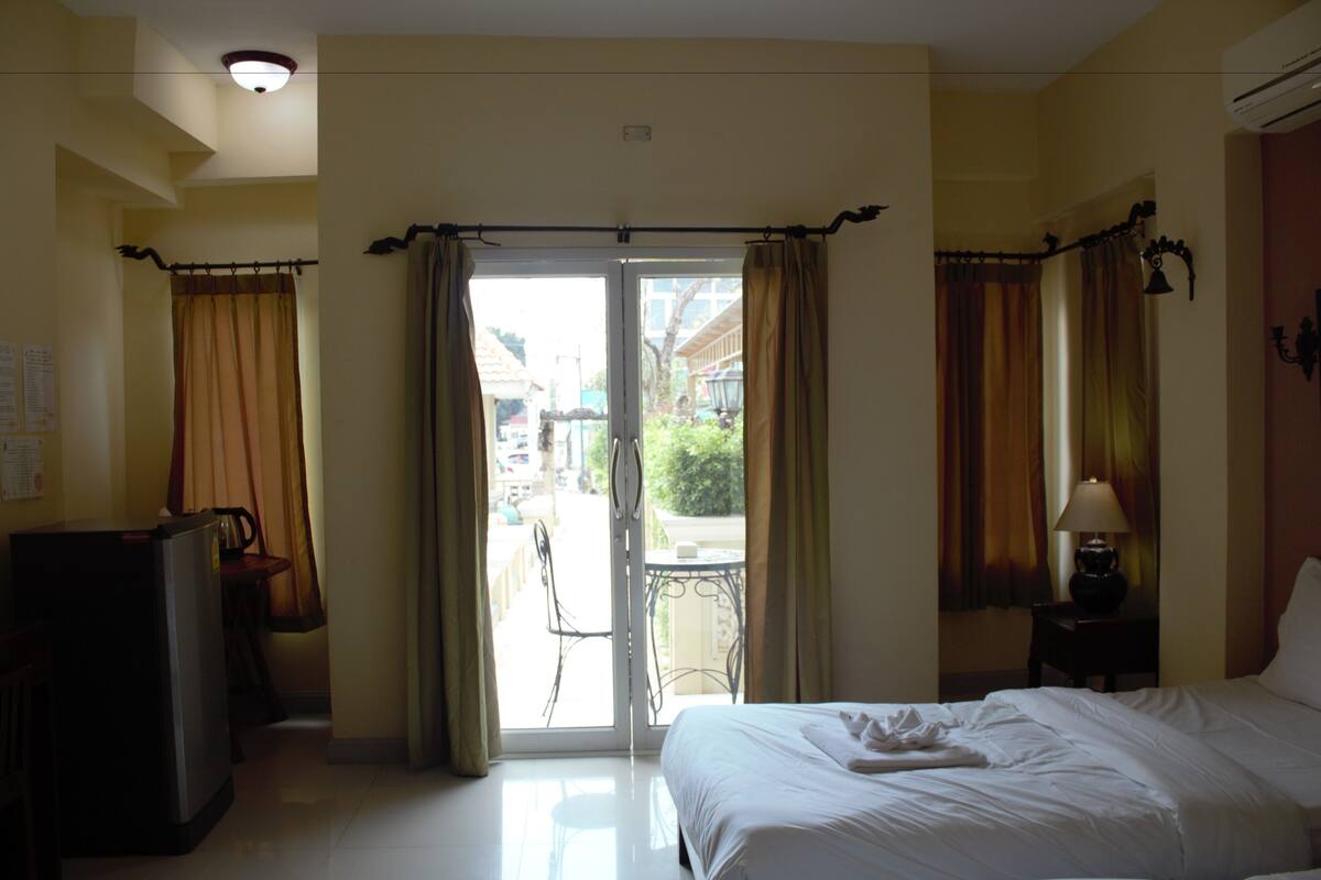 Phòng 2 giường đơn Tiêu chuẩn, 2 giường đơn, không hút thuốc | Màn/rèm cản sáng, giường gấp/giường phụ (phụ phí) 