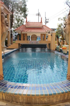 Utomhuspool