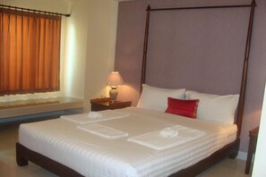 Estudio estándar, 1 cama matrimonial, para no fumadores | Cortinas blackout, camas extra, wifi gratis y ropa de cama 