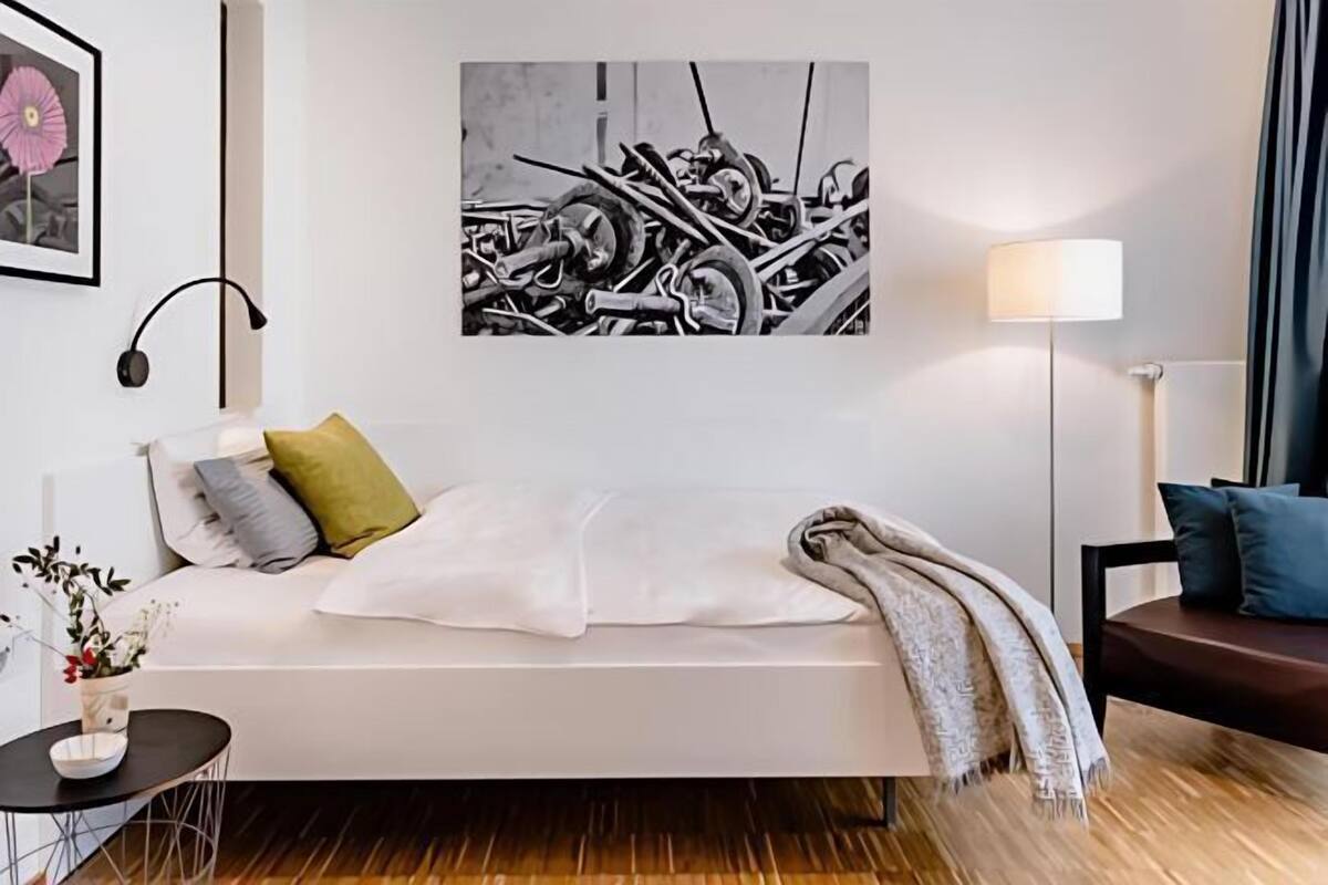 Premium bedding, down comforters, in-room safe, desk