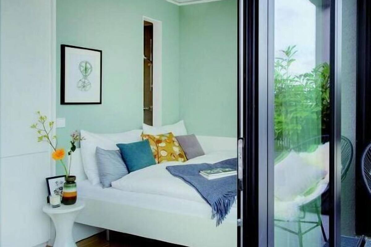 Roupas de cama premium, edredons de pluma, cofres nos quartos