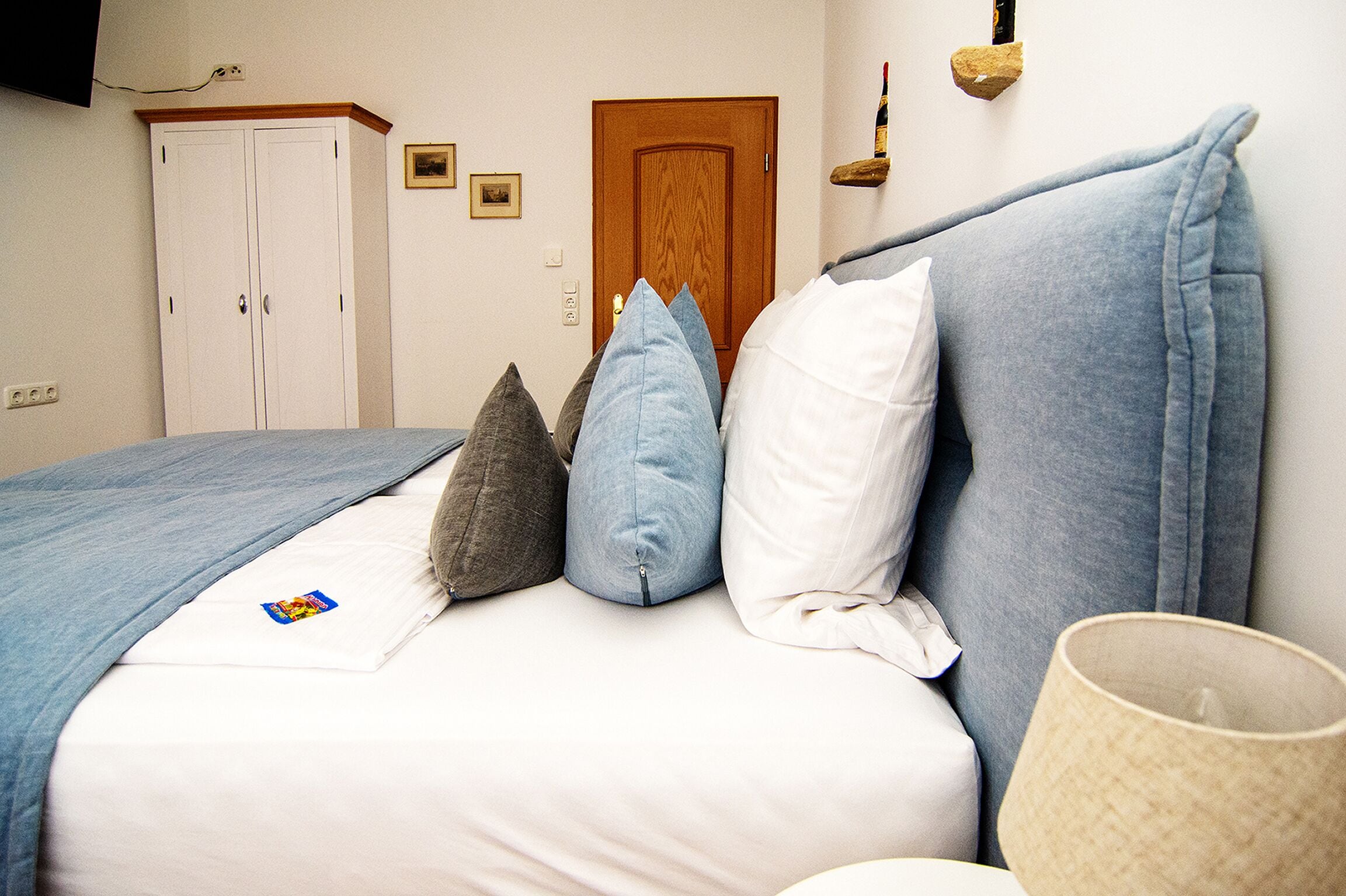 double room | in-room safe, desk, free wifi