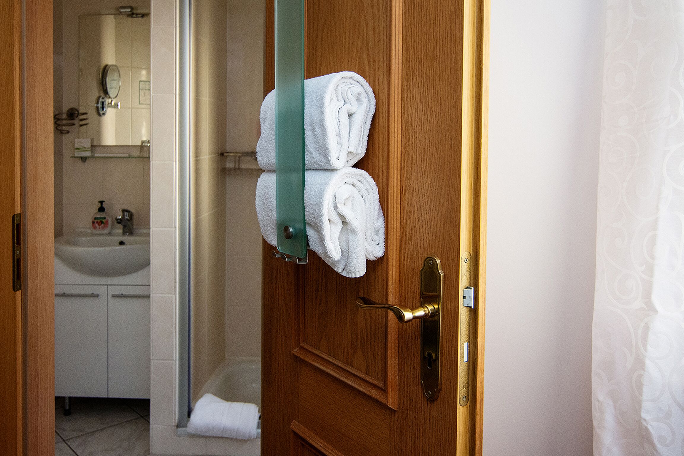 economy double room | in-room safe, desk, free wifi