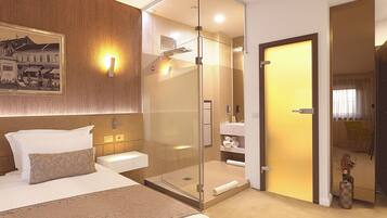 Business Room | Premium bedding, minibar, in-room safe, desk