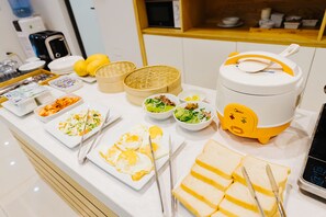 Breakfast buffet - Hana 1 Apartment & Hotel Bac Ninh (Bac Ninh)