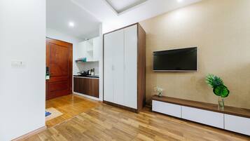 Suite Twin Room with Balcony Garden View | Room amenity