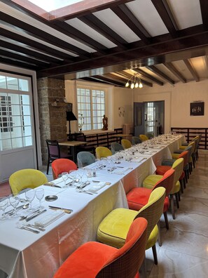 Breakfast, lunch and dinner served - Grand Hôtel Pélisson (Nontron)